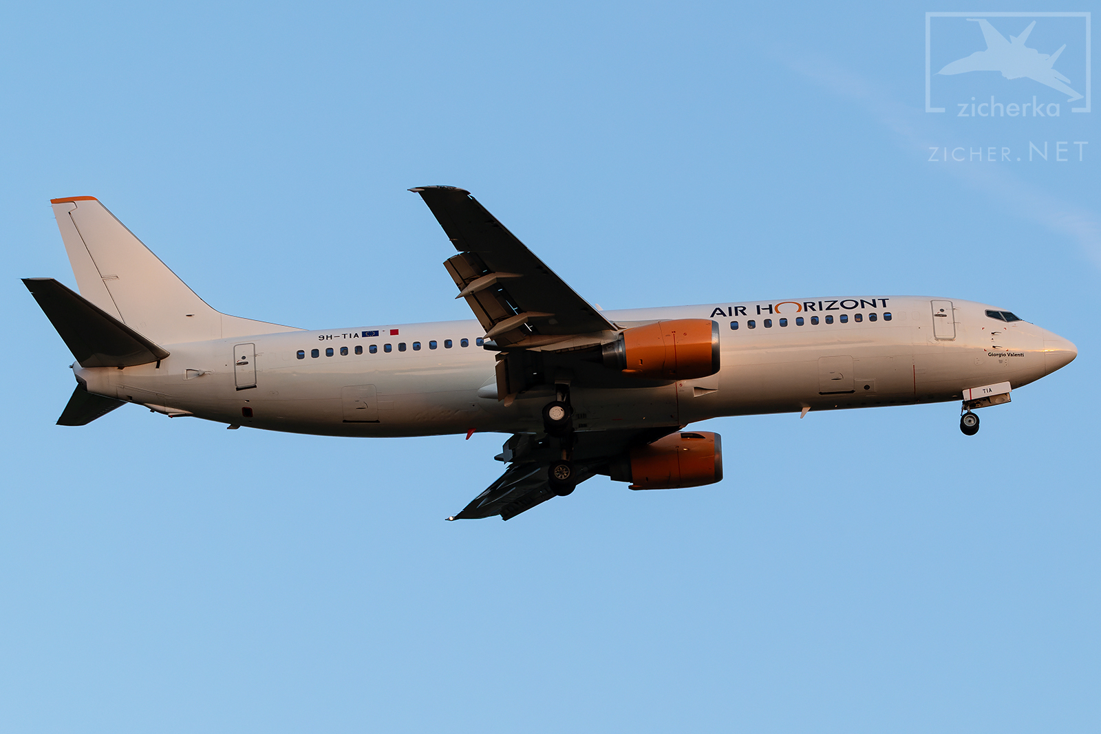 9H-TIA / 27007 | Boeing 737 430 | Air Horizont